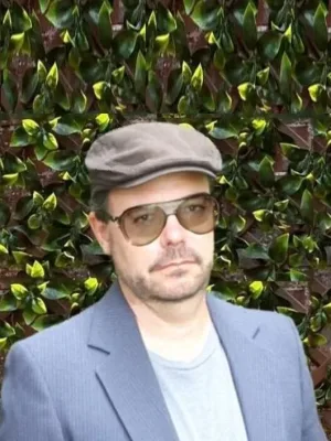 Realistic Tarot Readings, With many accurate senses. Love,Career,energies,Pets,