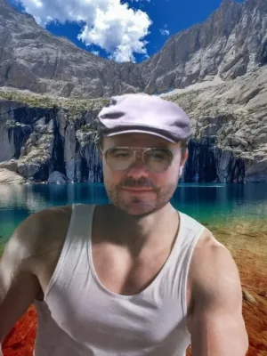 Realistic Tarot Readings, With many accurate senses. Love,Career,energies,Pets,